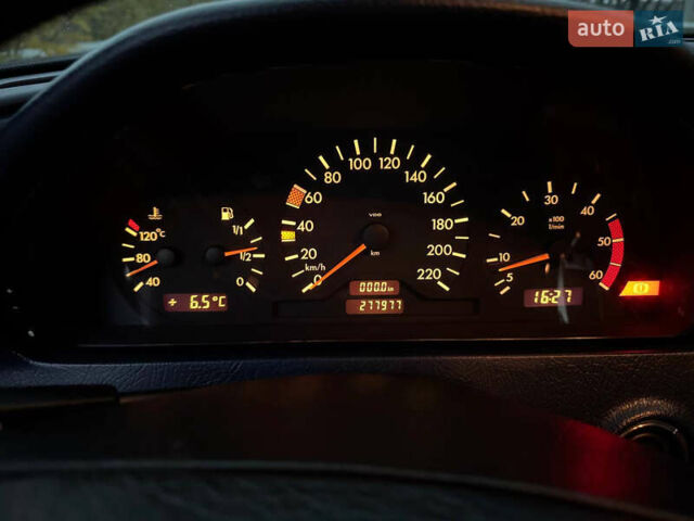 Сірий Мерседес Ц-Клас, об'ємом двигуна 2.2 л та пробігом 278 тис. км за 4800 $, фото 11 на Automoto.ua
