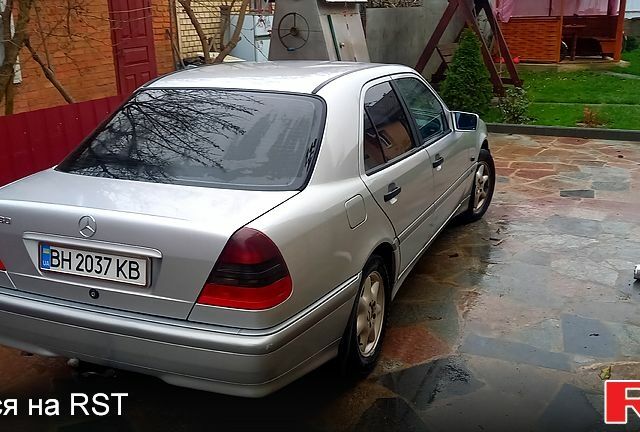 Серый Мерседес Ц-Класс, объемом двигателя 1.8 л и пробегом 5000 тыс. км за 3550 $, фото 6 на Automoto.ua