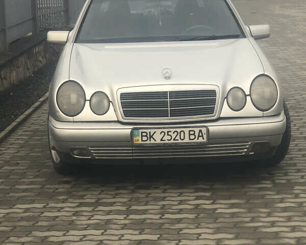 Серый Мерседес Ц-Класс, объемом двигателя 2.9 л и пробегом 400 тыс. км за 3500 $, фото 22 на Automoto.ua