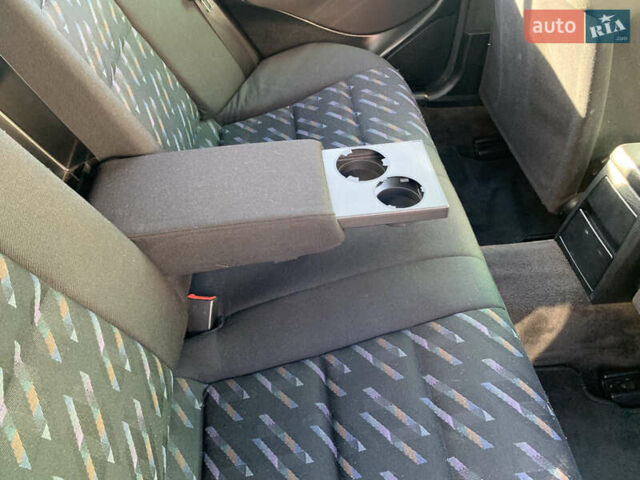 Серый Мерседес Ц-Класс, объемом двигателя 2 л и пробегом 187 тыс. км за 2900 $, фото 37 на Automoto.ua