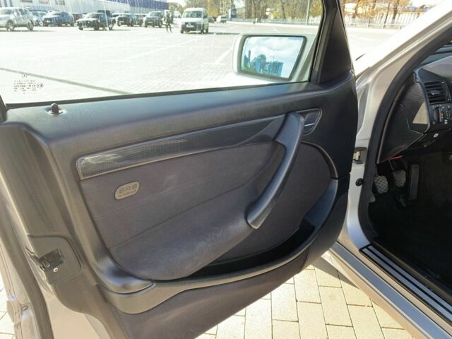 Серый Мерседес Ц-Класс, объемом двигателя 2 л и пробегом 187 тыс. км за 2900 $, фото 6 на Automoto.ua