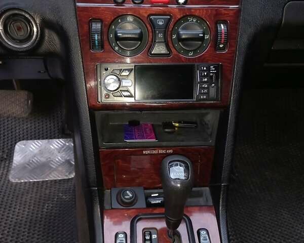 Сірий Мерседес Ц-Клас, об'ємом двигуна 2.15 л та пробігом 308 тис. км за 3500 $, фото 6 на Automoto.ua