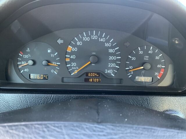 Серый Мерседес Ц-Класс, объемом двигателя 2 л и пробегом 187 тыс. км за 2900 $, фото 20 на Automoto.ua