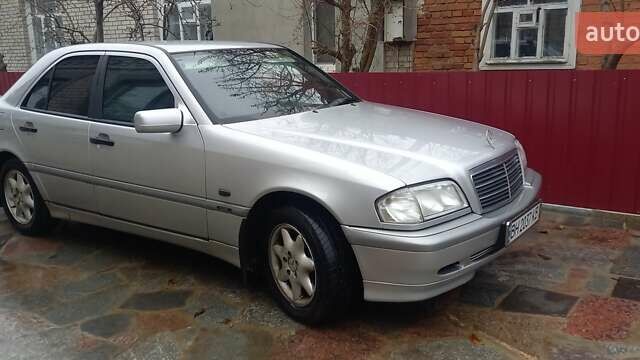 Серый Мерседес Ц-Класс, объемом двигателя 1.8 л и пробегом 50 тыс. км за 3550 $, фото 7 на Automoto.ua