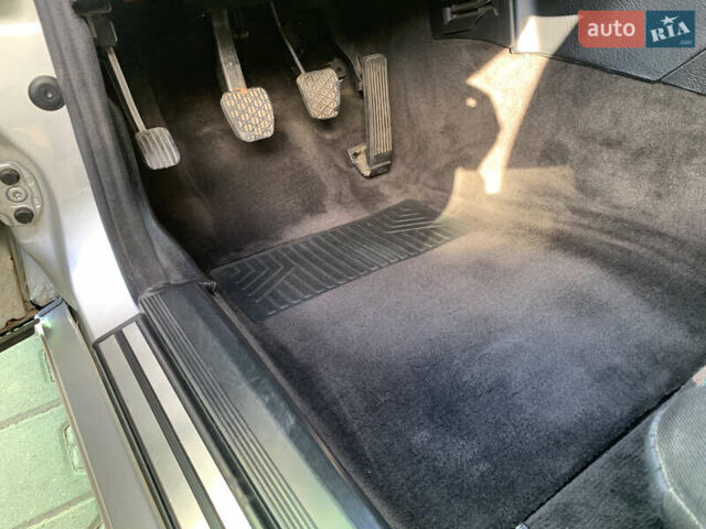 Серый Мерседес Ц-Класс, объемом двигателя 2 л и пробегом 187 тыс. км за 2900 $, фото 35 на Automoto.ua