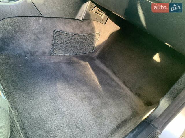 Серый Мерседес Ц-Класс, объемом двигателя 2 л и пробегом 187 тыс. км за 2900 $, фото 36 на Automoto.ua