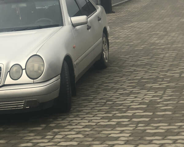 Серый Мерседес Ц-Класс, объемом двигателя 2.9 л и пробегом 400 тыс. км за 3500 $, фото 21 на Automoto.ua