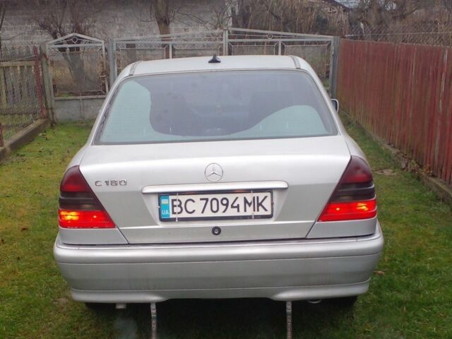 Серый Мерседес Ц-Класс, объемом двигателя 1.8 л и пробегом 3 тыс. км за 3000 $, фото 2 на Automoto.ua