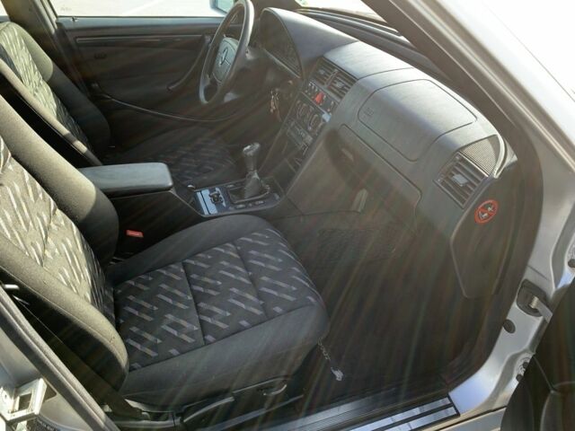 Серый Мерседес Ц-Класс, объемом двигателя 2 л и пробегом 187 тыс. км за 2900 $, фото 11 на Automoto.ua