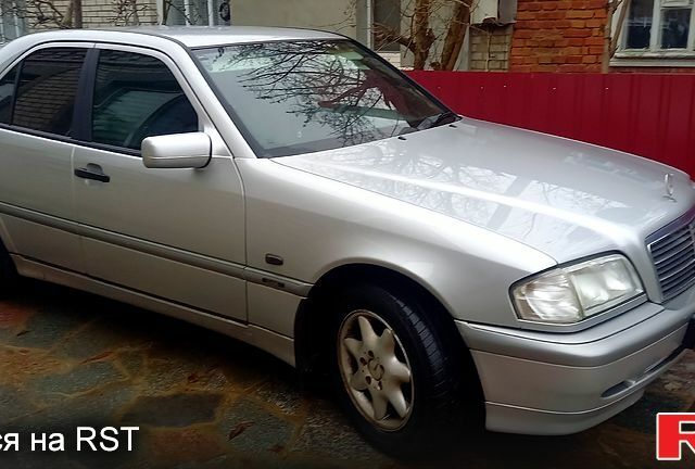 Серый Мерседес Ц-Класс, объемом двигателя 1.8 л и пробегом 5000 тыс. км за 3550 $, фото 7 на Automoto.ua