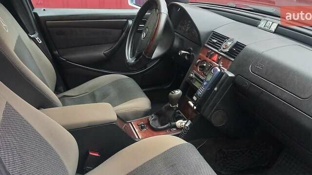 Серый Мерседес Ц-Класс, объемом двигателя 1.8 л и пробегом 50 тыс. км за 3550 $, фото 9 на Automoto.ua