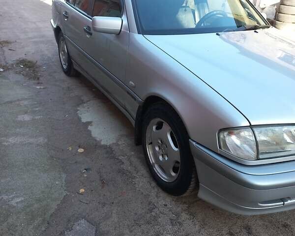 Сірий Мерседес Ц-Клас, об'ємом двигуна 2.15 л та пробігом 297 тис. км за 3800 $, фото 5 на Automoto.ua