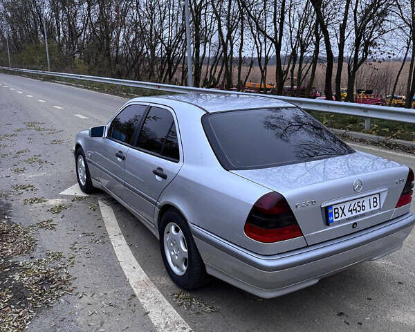 Сірий Мерседес Ц-Клас, об'ємом двигуна 2.2 л та пробігом 278 тис. км за 4800 $, фото 2 на Automoto.ua