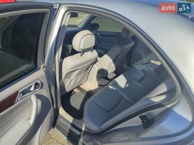 Мерседес Ц-Клас 2000 у Чорноморську (Іллічівську) на Automoto.ua Сірий Мерседес Ц-Клас, об'ємом двигуна 2 л та пробігом 373 тис. км за 4700 $, фото 9 на Automoto.ua
