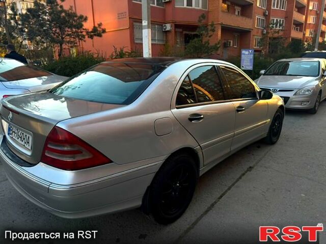 Сірий Мерседес Ц-Клас, об'ємом двигуна 2 л та пробігом 0 тис. км за 3700 $, фото 1 на Automoto.ua