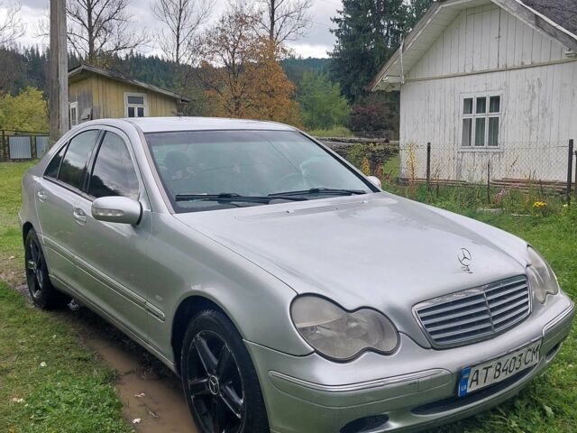 Мерседес Ц-Клас 2000 у Верховине на Automoto.ua Сірий Мерседес Ц-Клас, об'ємом двигуна 2.1 л та пробігом 432 тис. км за 3200 $, фото 2 на Automoto.ua