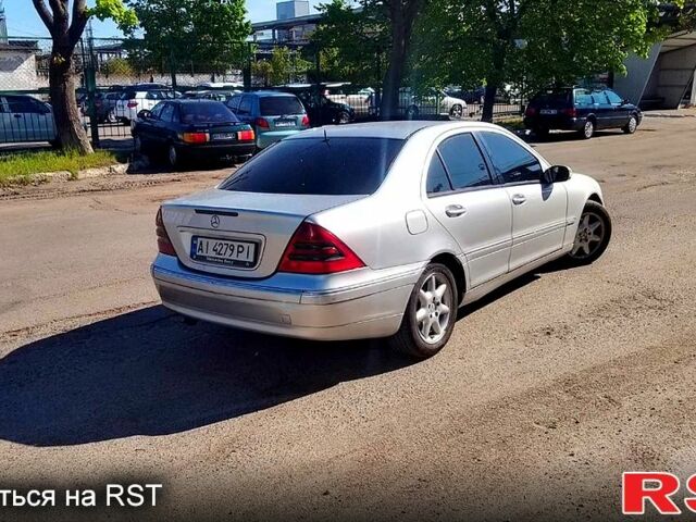 Сірий Мерседес Ц-Клас, об'ємом двигуна 2.1 л та пробігом 133 тис. км за 4700 $, фото 2 на Automoto.ua