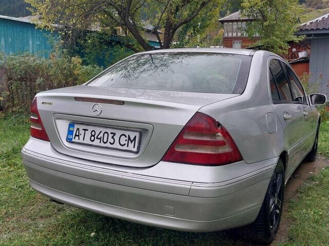 Мерседес Ц-Клас 2000 у Верховине на Automoto.ua Сірий Мерседес Ц-Клас, об'ємом двигуна 2.1 л та пробігом 432 тис. км за 3200 $, фото 4 на Automoto.ua