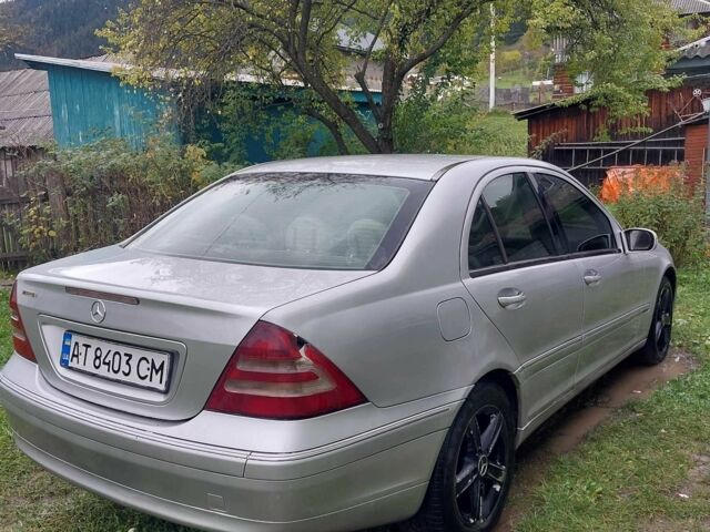 Мерседес Ц-Клас 2000 у Верховине на Automoto.ua Сірий Мерседес Ц-Клас, об'ємом двигуна 2.1 л та пробігом 432 тис. км за 3200 $, фото 3 на Automoto.ua