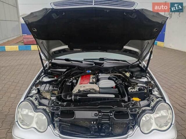 Сірий Мерседес Ц-Клас, об'ємом двигуна 1.8 л та пробігом 350 тис. км за 3999 $, фото 26 на Automoto.ua