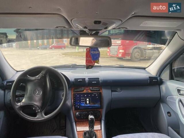 Сірий Мерседес Ц-Клас, об'ємом двигуна 2 л та пробігом 160 тис. км за 3850 $, фото 2 на Automoto.ua