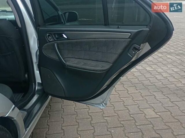 Сірий Мерседес Ц-Клас, об'ємом двигуна 1.8 л та пробігом 350 тис. км за 3999 $, фото 20 на Automoto.ua