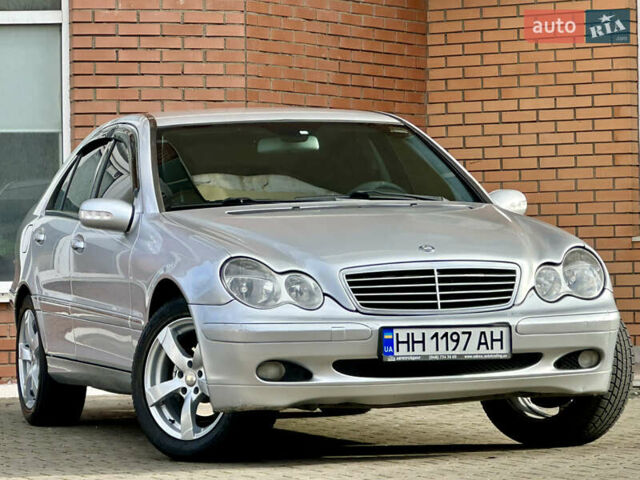 Серый Мерседес Ц-Класс, объемом двигателя 1.8 л и пробегом 250 тыс. км за 3950 $, фото 4 на Automoto.ua