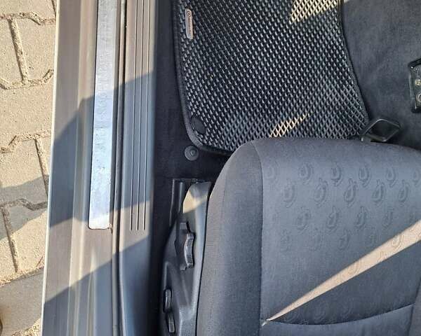 Сірий Мерседес Ц-Клас, об'ємом двигуна 2 л та пробігом 341 тис. км за 5000 $, фото 12 на Automoto.ua