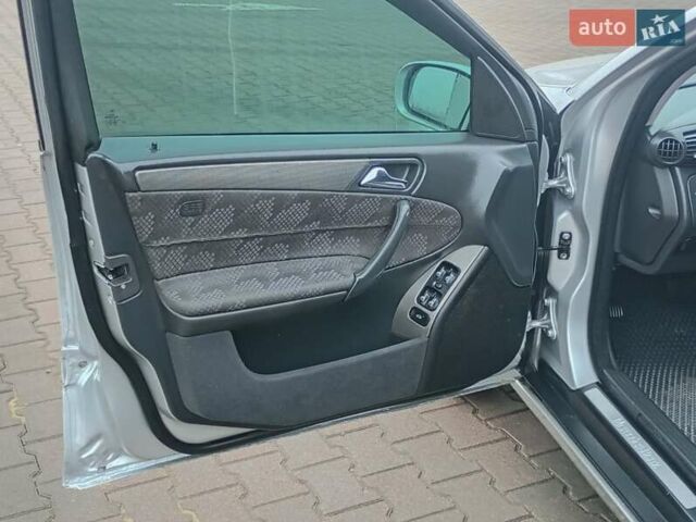 Сірий Мерседес Ц-Клас, об'ємом двигуна 1.8 л та пробігом 350 тис. км за 3999 $, фото 11 на Automoto.ua