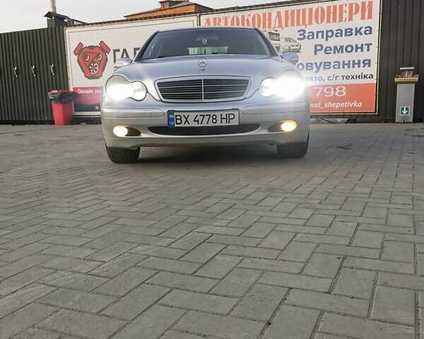 Сірий Мерседес Ц-Клас, об'ємом двигуна 2 л та пробігом 340 тис. км за 3700 $, фото 9 на Automoto.ua