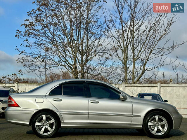 Серый Мерседес Ц-Класс, объемом двигателя 1.8 л и пробегом 250 тыс. км за 3950 $, фото 11 на Automoto.ua