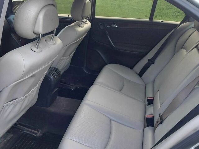 Мерседес Ц-Клас 2000 у Верховине на Automoto.ua Сірий Мерседес Ц-Клас, об'ємом двигуна 2.1 л та пробігом 432 тис. км за 3200 $, фото 7 на Automoto.ua