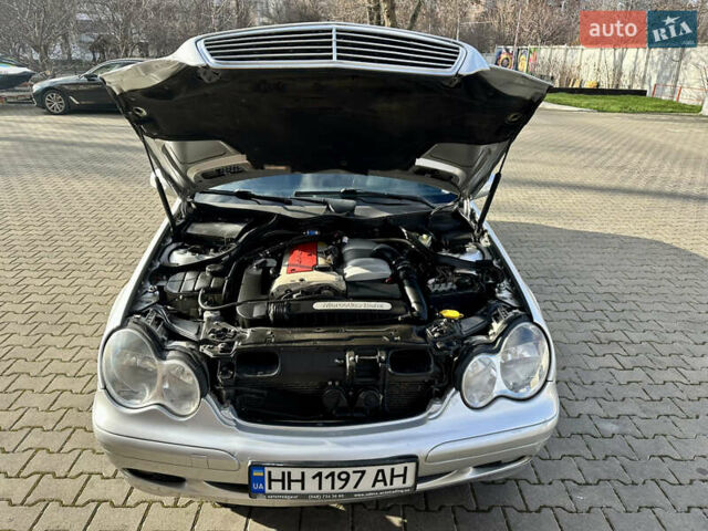 Серый Мерседес Ц-Класс, объемом двигателя 1.8 л и пробегом 250 тыс. км за 3950 $, фото 17 на Automoto.ua