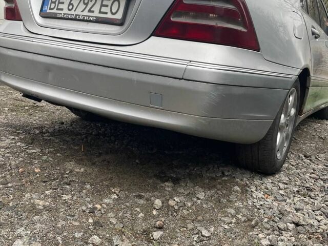 Серый Мерседес Ц-Класс, объемом двигателя 2.7 л и пробегом 360 тыс. км за 3550 $, фото 3 на Automoto.ua