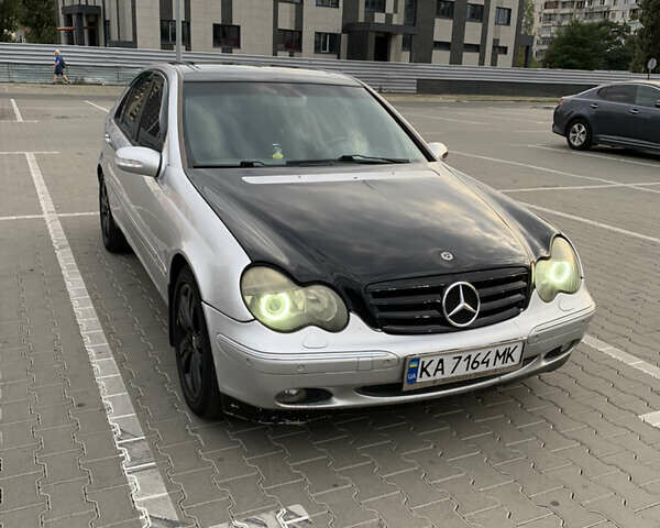 Сірий Мерседес Ц-Клас, об'ємом двигуна 2.6 л та пробігом 328 тис. км за 3800 $, фото 5 на Automoto.ua