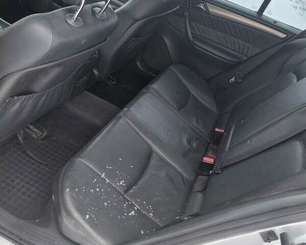 Сірий Мерседес Ц-Клас, об'ємом двигуна 2.15 л та пробігом 402 тис. км за 4500 $, фото 7 на Automoto.ua