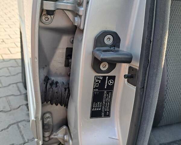 Сірий Мерседес Ц-Клас, об'ємом двигуна 2 л та пробігом 341 тис. км за 5000 $, фото 22 на Automoto.ua