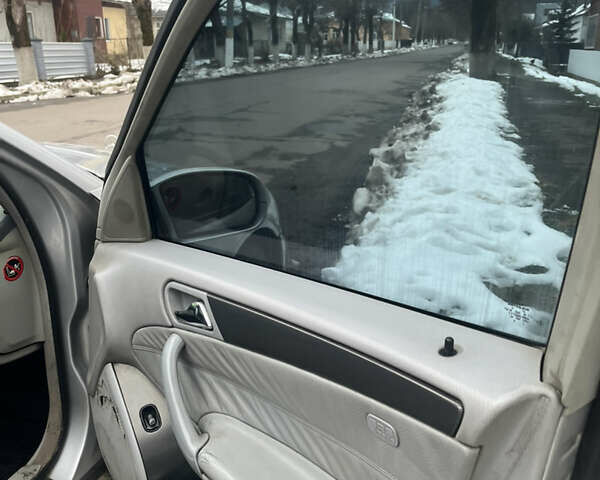 Сірий Мерседес Ц-Клас, об'ємом двигуна 2.2 л та пробігом 300 тис. км за 2700 $, фото 15 на Automoto.ua