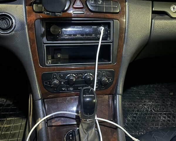 Серый Мерседес Ц-Класс, объемом двигателя 2 л и пробегом 284 тыс. км за 3700 $, фото 6 на Automoto.ua