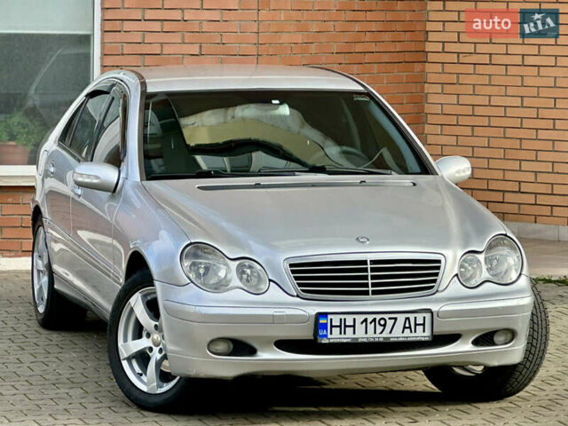 Серый Мерседес Ц-Класс, объемом двигателя 1.8 л и пробегом 250 тыс. км за 3950 $, фото 6 на Automoto.ua