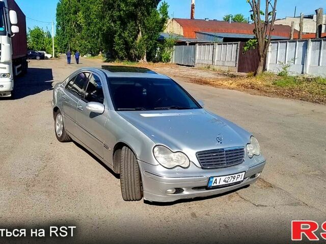 Сірий Мерседес Ц-Клас, об'ємом двигуна 2.1 л та пробігом 133 тис. км за 4700 $, фото 1 на Automoto.ua