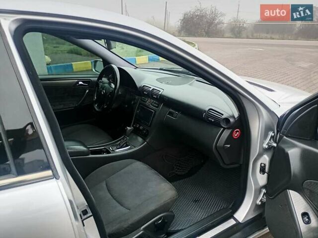Сірий Мерседес Ц-Клас, об'ємом двигуна 1.8 л та пробігом 350 тис. км за 3999 $, фото 18 на Automoto.ua