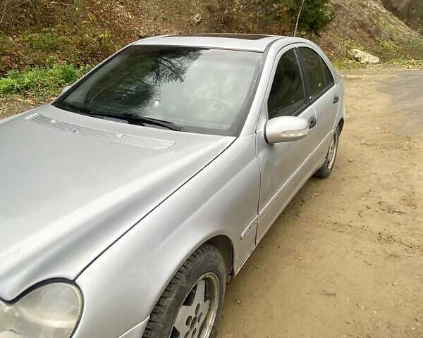 Сірий Мерседес Ц-Клас, об'ємом двигуна 2 л та пробігом 344 тис. км за 4200 $, фото 3 на Automoto.ua