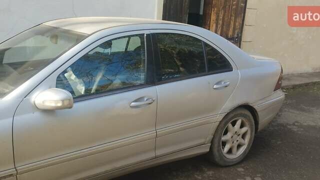Сірий Мерседес Ц-Клас, об'ємом двигуна 2.15 л та пробігом 450 тис. км за 2666 $, фото 5 на Automoto.ua