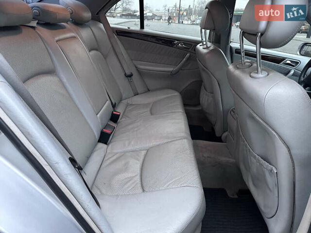 Сірий Мерседес Ц-Клас, об'ємом двигуна 2 л та пробігом 436 тис. км за 4499 $, фото 10 на Automoto.ua