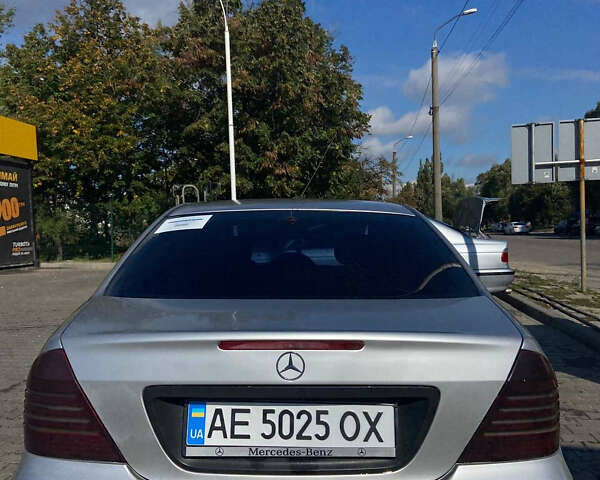 Сірий Мерседес Ц-Клас, об'ємом двигуна 2 л та пробігом 410 тис. км за 4400 $, фото 3 на Automoto.ua