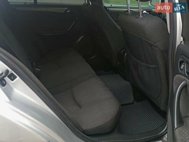 Сірий Мерседес Ц-Клас, об'ємом двигуна 1.8 л та пробігом 350 тис. км за 3999 $, фото 22 на Automoto.ua