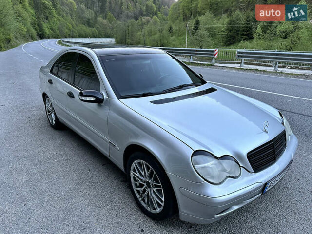 Сірий Мерседес Ц-Клас, об'ємом двигуна 2 л та пробігом 135 тис. км за 5700 $, фото 2 на Automoto.ua