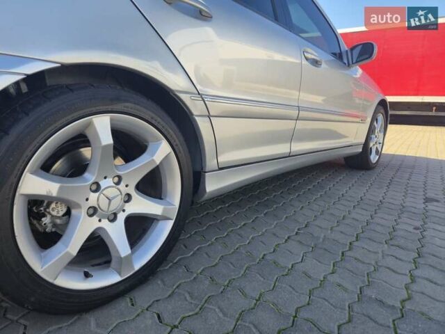 Мерседес Ц-Клас 2000 у Чорноморську (Іллічівську) на Automoto.ua Сірий Мерседес Ц-Клас, об'ємом двигуна 2 л та пробігом 373 тис. км за 4700 $, фото 1 на Automoto.ua