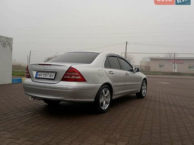 Сірий Мерседес Ц-Клас, об'ємом двигуна 1.8 л та пробігом 350 тис. км за 3999 $, фото 2 на Automoto.ua